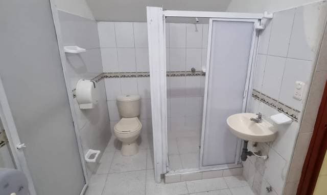 Vendo o Arriendo Local en el Edificio Piel Roja Frente del Edificio Zaccour — foto 7