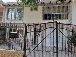 Casa recien remodelada en el barrio El Refugio