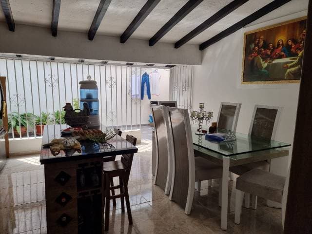 Casa recien remodelada en el barrio El Refugio — foto 2