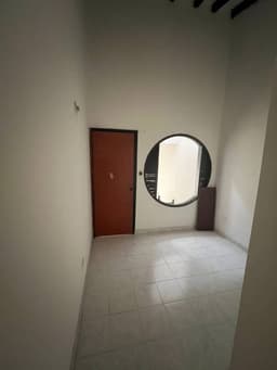 NUEVO PRINCIPE, SE VENDE CASA DE UN PISO