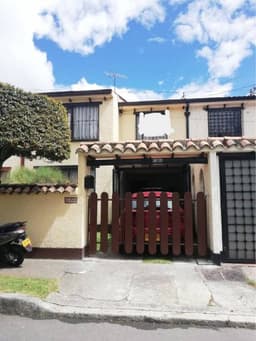 Vendo directo hermosa casa en Villa del Prado, Bogotá Norte