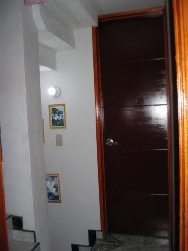 casa de 3 pisos con buenos acabados — foto 5