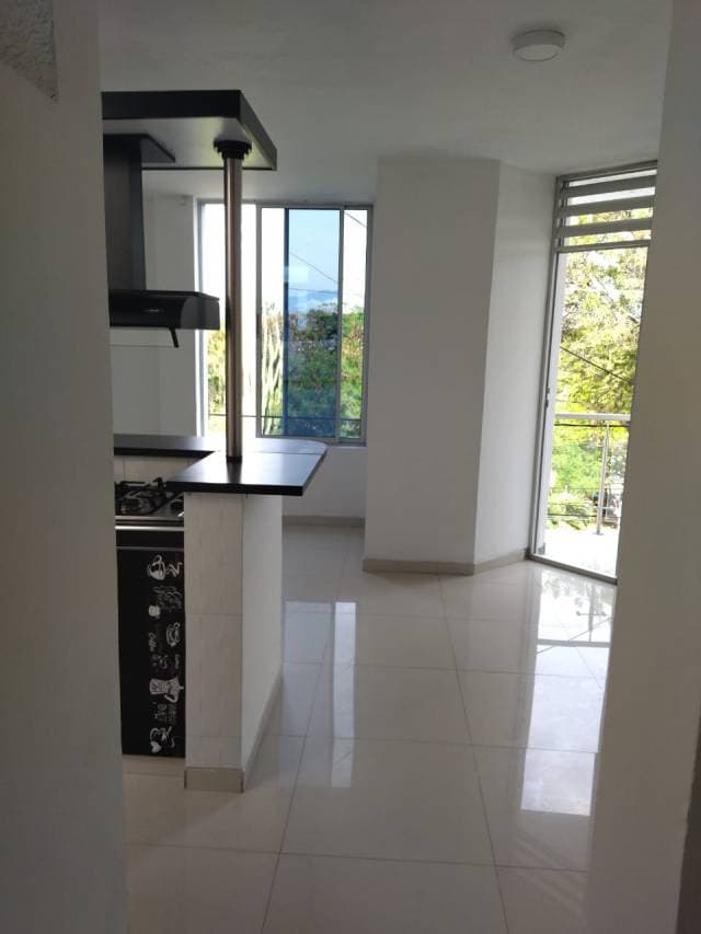 Se arrienda apartamento con servicios incluidos — foto 7