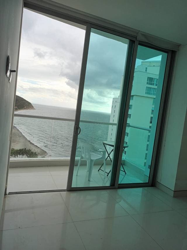APARTAMENTO EN VENTA EDIFICIO PORTOBELLAGIO, FRENTE AL MAR — foto 3