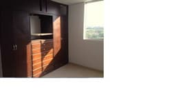 Vendo apartamento esquinero, ubicado muy cerca al aeropuerto y al C.C. Unicentro