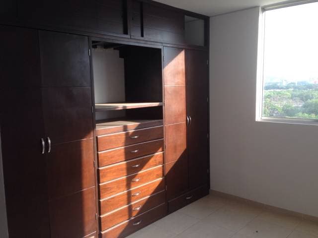 Vendo apartamento esquinero, ubicado muy cerca al aeropuerto y al C.C. Unicentro — foto 4