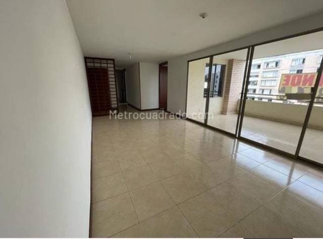 VENDO APARTAMENTO EN PATIOS DE LA FLORA — foto 2