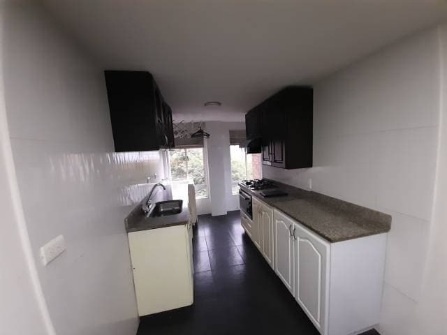 ARRIENDO APARTAMENTO EN QUINTAPAREDES, TORRES DE MALAGA — foto 2