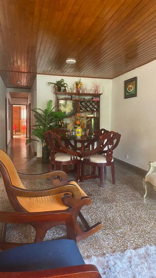 CASA AMPLIA CERCA AL MALECOM DEL RÎO — foto 1