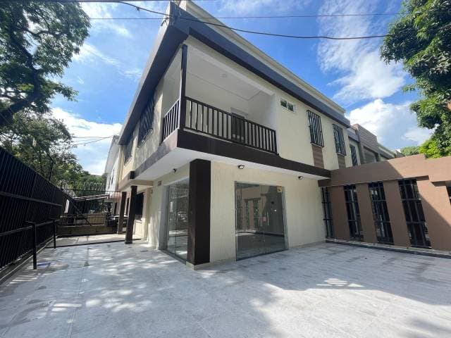 Edificios, Venta, La Flora — foto 1