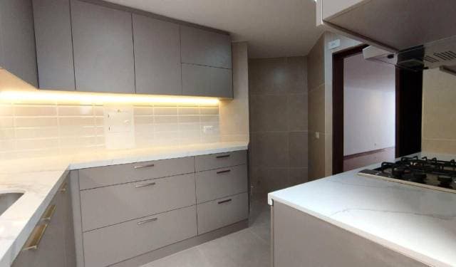 Apto totalmente remodelado en Santa Barbara Central — foto 5