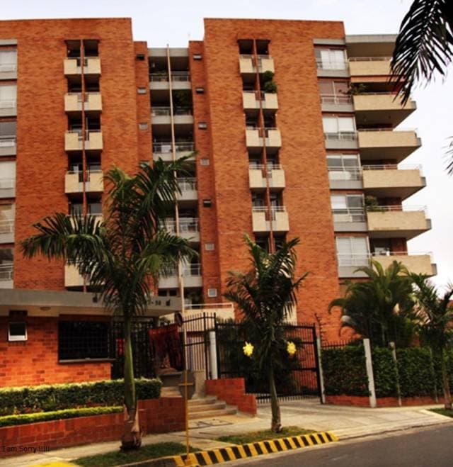 Arriendo Apartamento en ciudad jardín Cali. Lagos del polo 2