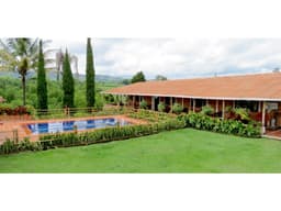 FINCA EN RENTA - SECTOR MORELIA, EL DIAMANTE