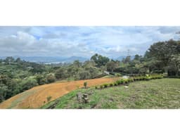 Lote ubicado en la vereda las lomitas, municipio de La Ceja, Antioquia