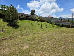 LOTE EN EL CARMEN DE VIBORAL EN PARCELACION CERRADA- CON COLEGA