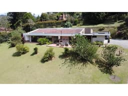 Casa Campestre en venta en la Clarita Guarne Antioquia