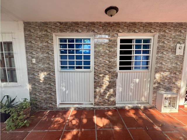 VENDO CASA CRESPO URB CERRADA