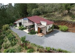 FINCA EN PARCELACION EN LA CEJA SECTOR YARUMO, DOS CASA Y UNA BODEGA
