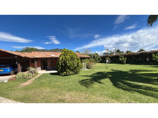 Casa Finca en Arriendo Vereda El Capiro