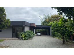 ENCANTADORA FINCA EN VENTA LA CEJA