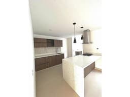 CONFORTABLE CASA EN VENTA LA CEJA