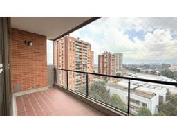 LUJOSO APARTAMENTO EN COLINA CAMPESTRE