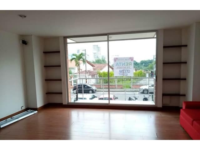 SE VENDE OFICINA FRENTE AL PARQUE DE LA VIDA