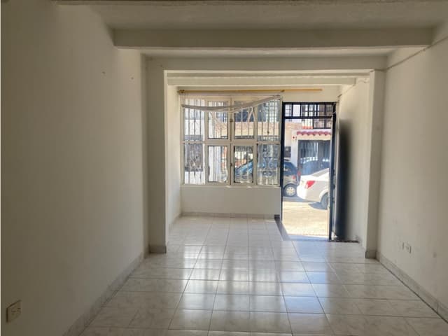 VENDO CASA BIFAMILIAR URBANIZACION LA CAMPIÑA
