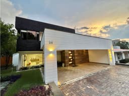 Oasis Exclusivo con Jacuzzi y Deck Panorámico en el corazón de poblado