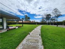 Casa de lujo en Llanogrande con Piscina y Jacuzzi