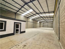 ALQUILER DE BODEGA EN CIUDAD CARIBE (VIA CORDIALIDAD)