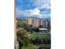 Venta de apartamento en ST Lourent Loma de Los Mesa Envigado