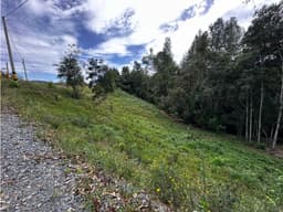 LOTE CAMPESTRE CON LICENCIA CONSTRUCION A 2KM DE LA CEJA