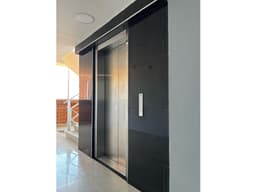 arriendo con AA en edificio Titanium apto 101m2